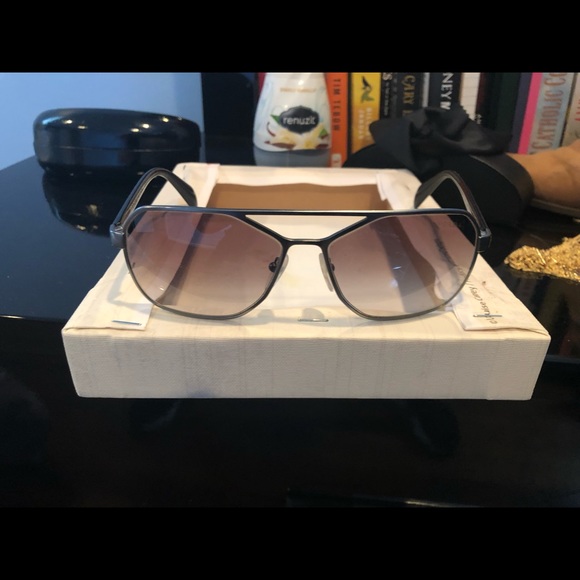 PRADA SUNGLASSES RETAIL $370 - Picture 1 of 7